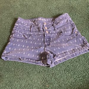 No boundaries mid rise shorts